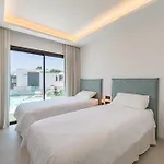 The Island - Casa 32 אסטפונה